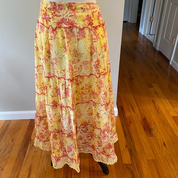 Maxi skirt Size 8 - Picture 2 of 3